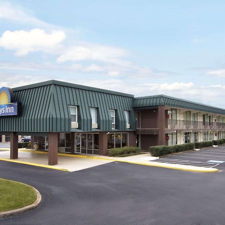 Days Inn By Wyndham Seneca-Clemson Εξωτερικό φωτογραφία