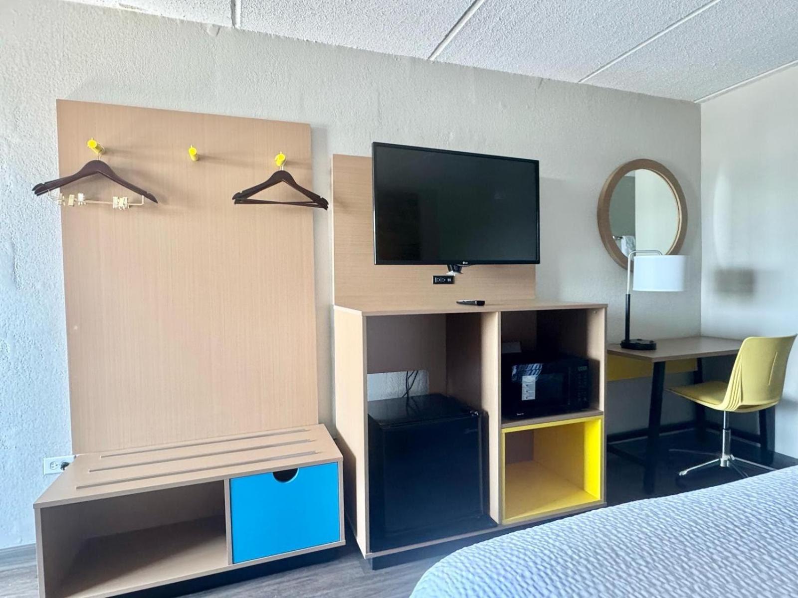 Days Inn By Wyndham Seneca-Clemson Εξωτερικό φωτογραφία