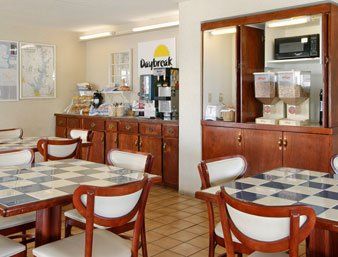 Days Inn By Wyndham Seneca-Clemson Εξωτερικό φωτογραφία