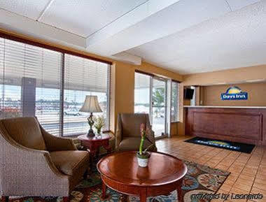 Days Inn By Wyndham Seneca-Clemson Εξωτερικό φωτογραφία